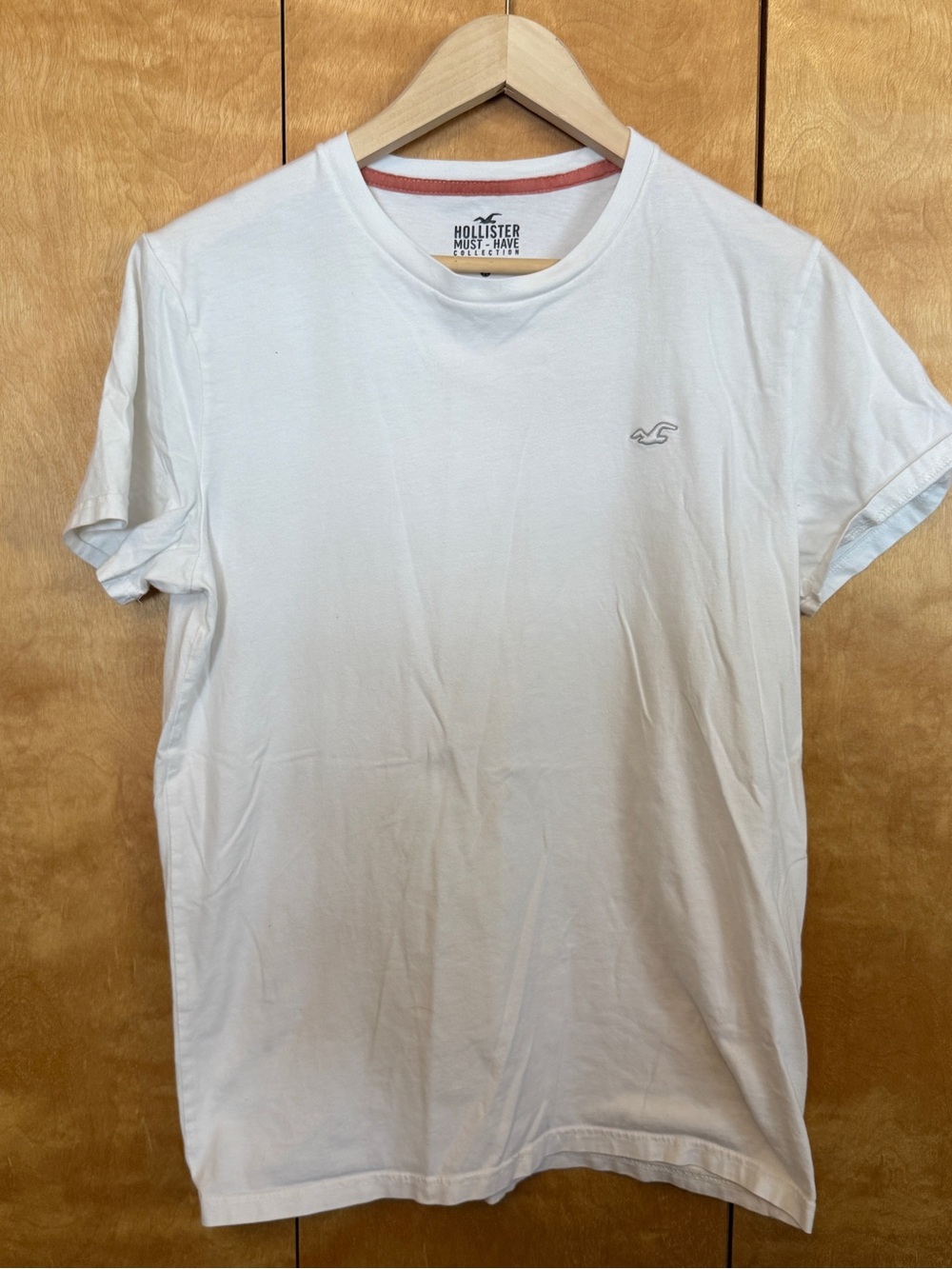 Hollister Men’s White Crew Tee Size Medium